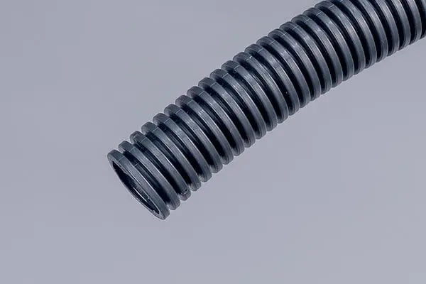 Gaine anti-UV pour protection de câbles Ø32 noir 50M avec tire-fil TINB 3422 - ELUDAN 1689